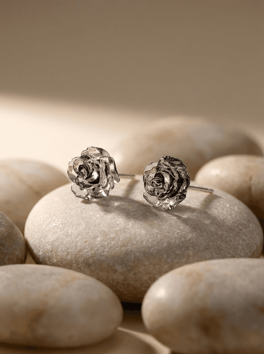 Black Rose Studs, earrings in 999 silver posts, alloy, view 3