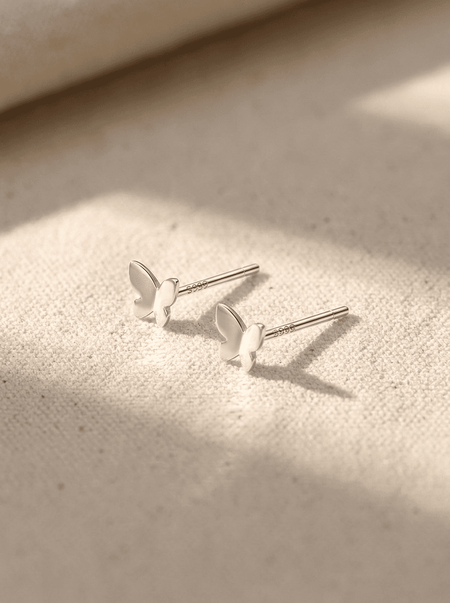 Butterfly Studs (999 Silver), earrings in  sleep-in, view 3