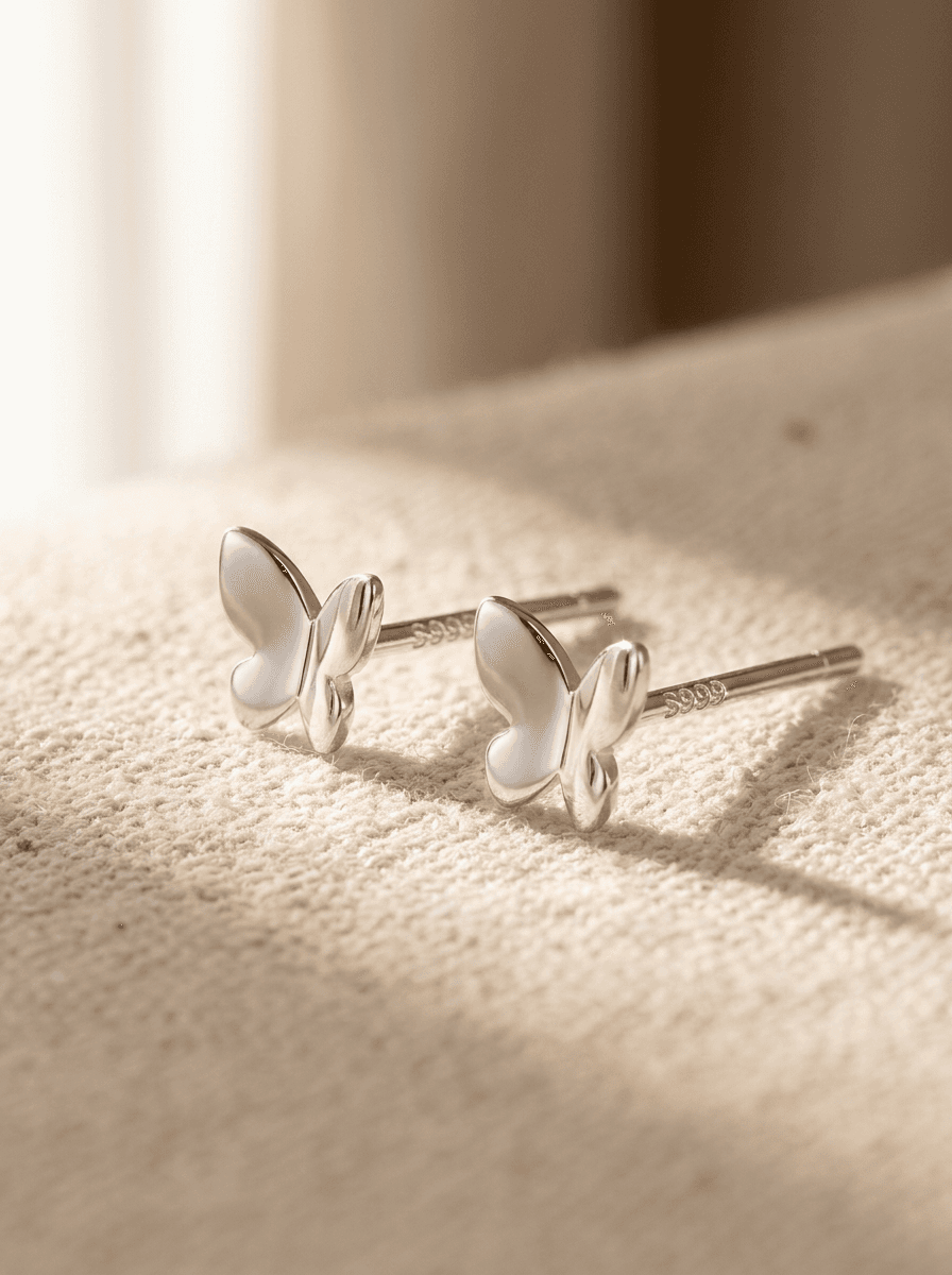 Butterfly Studs (999 Silver), earrings in  sleep-in, view 4
