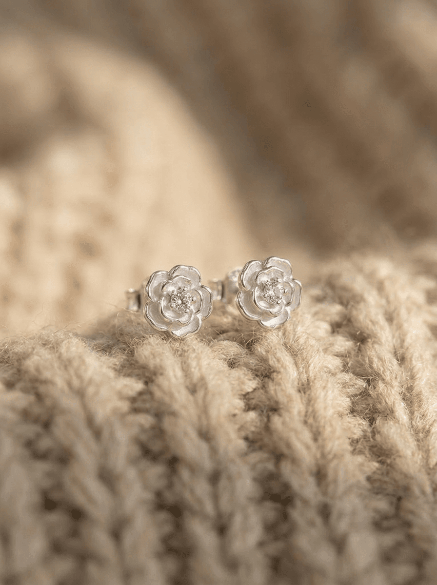 Camellia Studs, earrings in 999 fine silver, view 3
