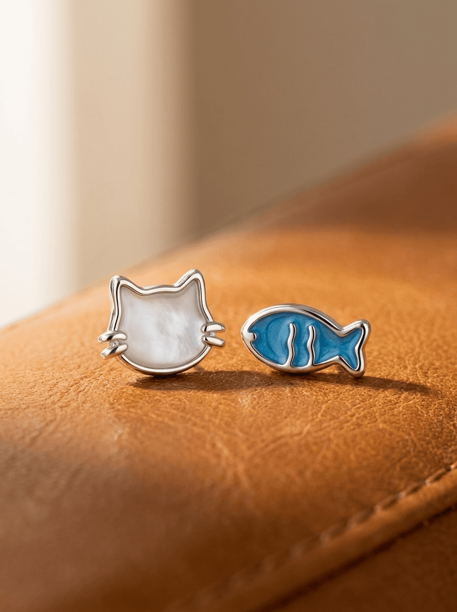 Cat & Fish Asymmetric Studs, earrings in 999 fine silver, view 4