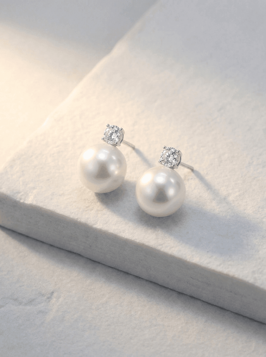 Pearl & Zircon Studs, earrings in 999 silver, pearl, zircon, view 2